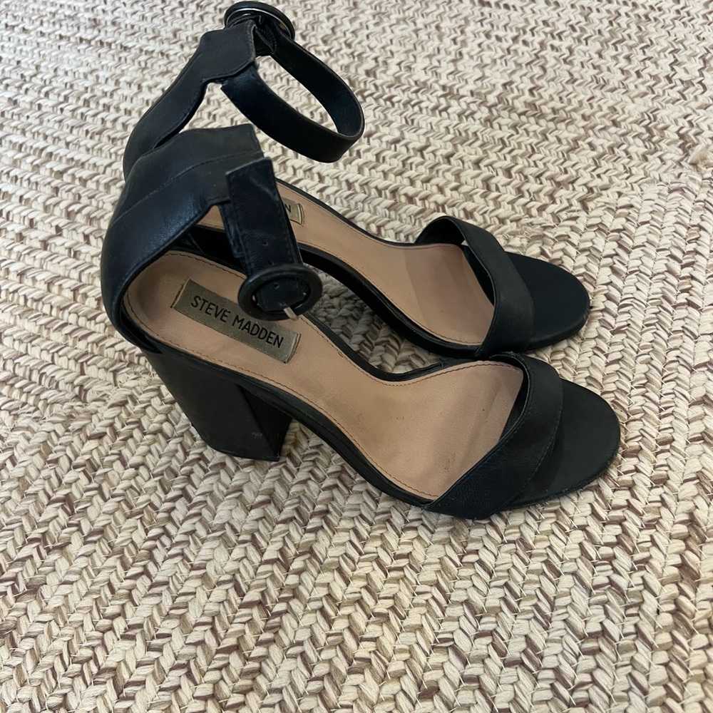 Steve Madden Staple Black Heels - Picture 4 of 6